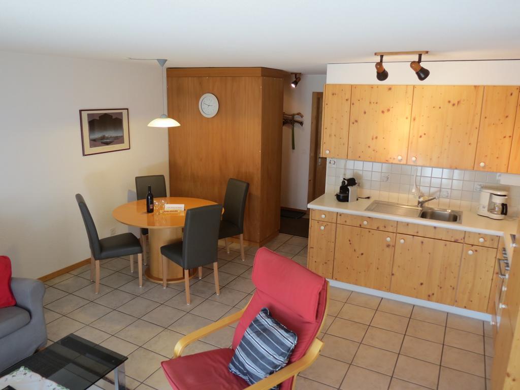 Sunshine 2 Apartment Fiesch Bagian luar foto