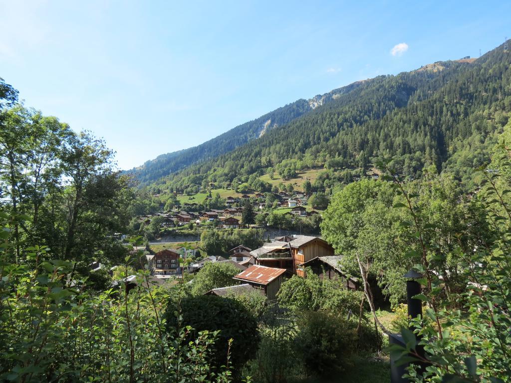 Sunshine 2 Apartment Fiesch Bagian luar foto